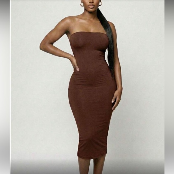 Dresses & Skirts - Strapless Bodycon Midi Dress in Mustard